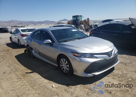 2020 Toyota Camry Le z USA, uszkodzony, nr VIN 4T1C31AK4LU529048